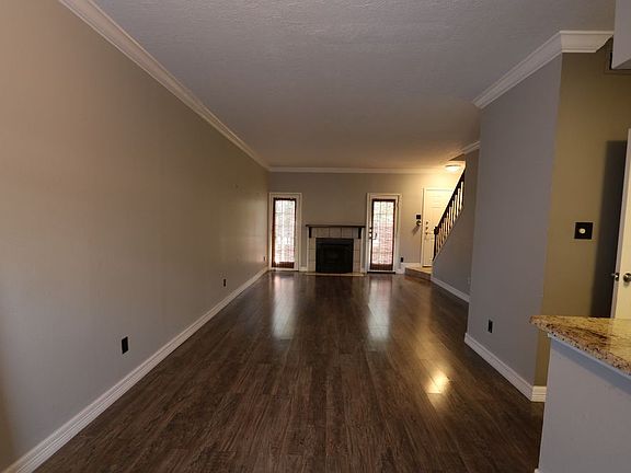 3rd image of 1620 Wellington Pl APT 203