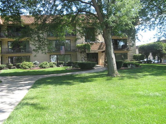 3rd image of 15253 Catalina Dr Unit 2N