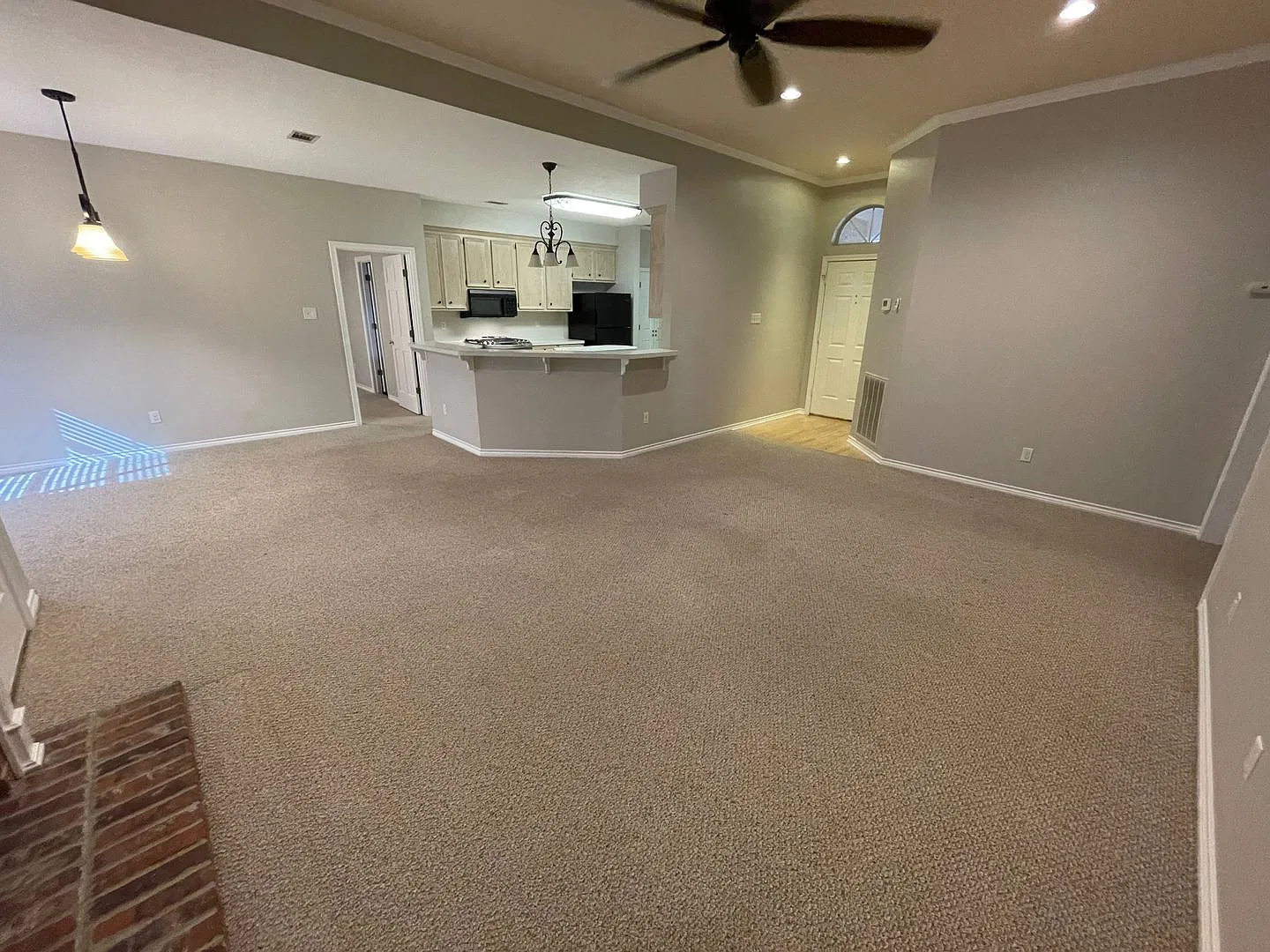 4/2 Copperfield Home. — Photo 3