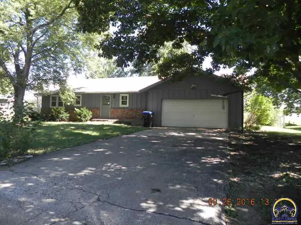 128 Pearl St, Rossville, KS 66533