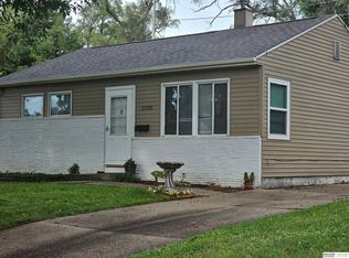 3230 S 40th St, Omaha, NE 68105