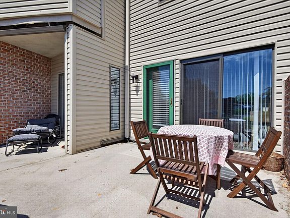 5th image of 204 Cherrington Dr