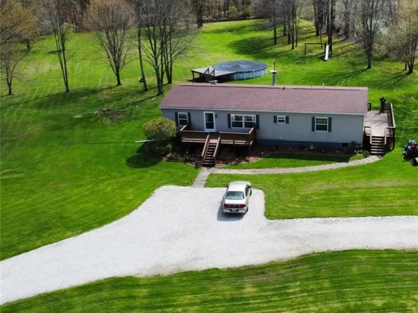5349 Chestnut St, Andover, OH 44003