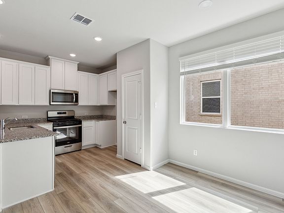 3rd image of 816 Santa Lucia Dr