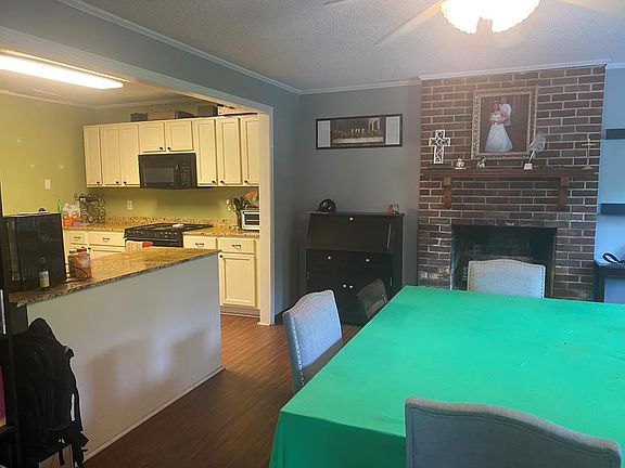 3rd image of 319 Claire Dr