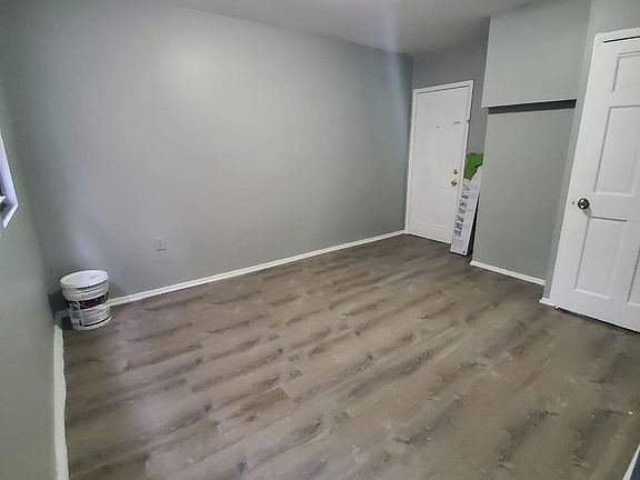 4th image of 153 Roseville Ave #2L