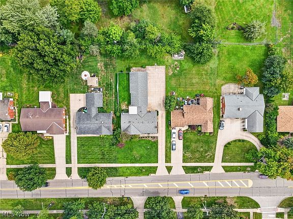 4th image of 1887 Brainard Rd