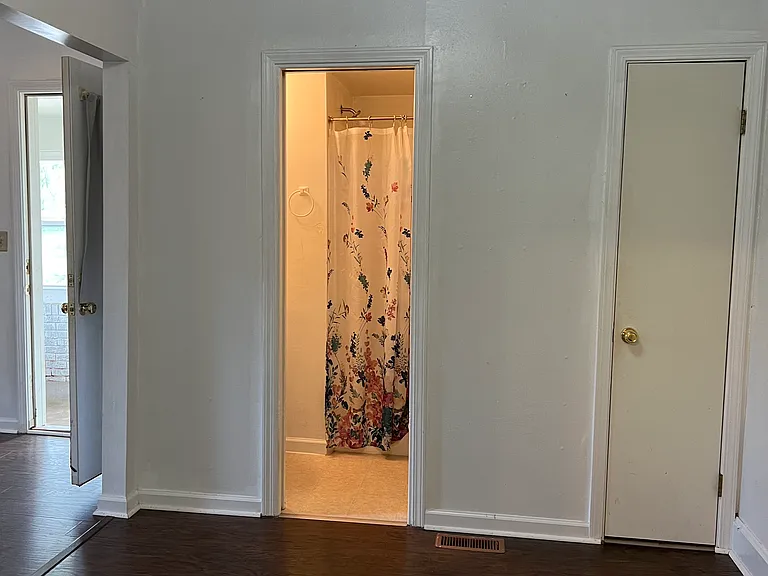 1723 Clawson St #1 — Photo 6