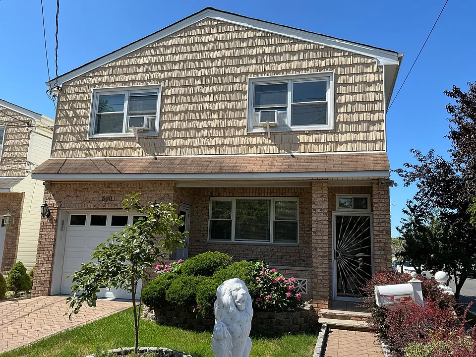 300 Jefferson Ave #1