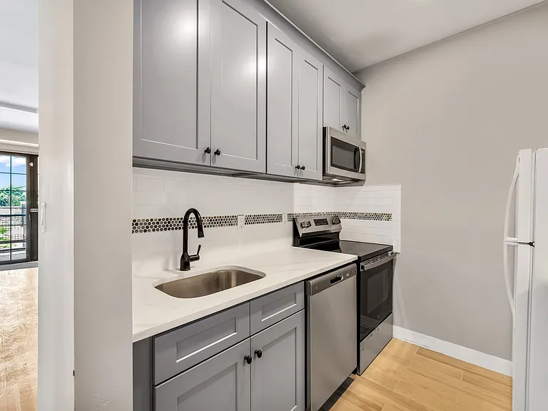 44 Sherman Ave #5G — Photo 7