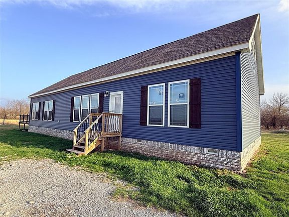 2nd image of 43289 Garretts Lake Rd