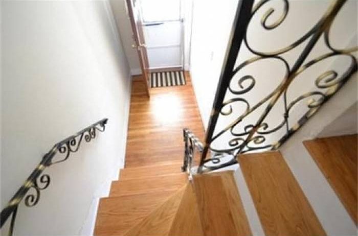 Nice 2nd Floor Entrance