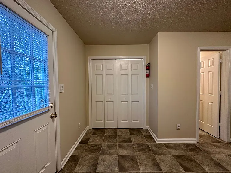 Jockey Drive-3822 — Photo 12