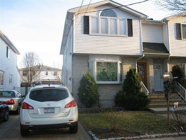 1st image of 98 Jumel St