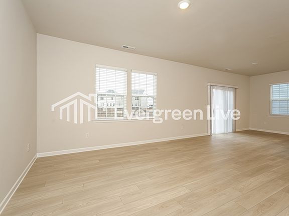 4th image of 817 Pear Blossom Ct