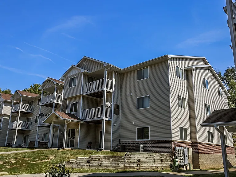 Deerfield Apartments Council Bluffs — Photo 17