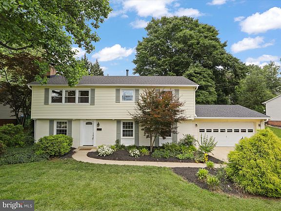 3rd image of 9527 Old Creek Dr