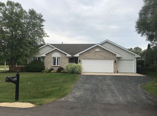 10473 Lismore Rd, Roscoe, IL 61073