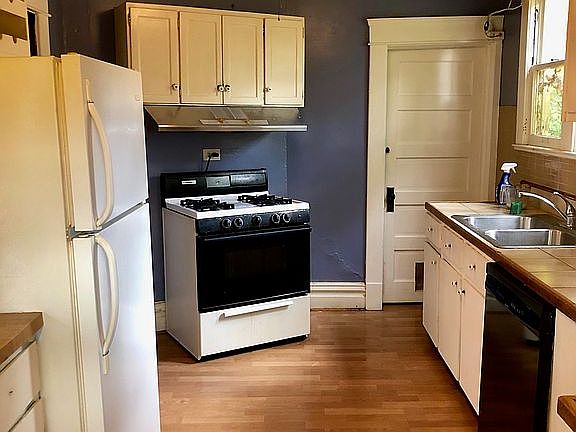 4th image of 1320 25th St