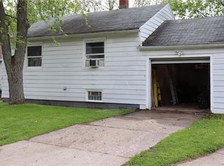 10 Brookhaven Dr, Cheektowaga, NY 14225