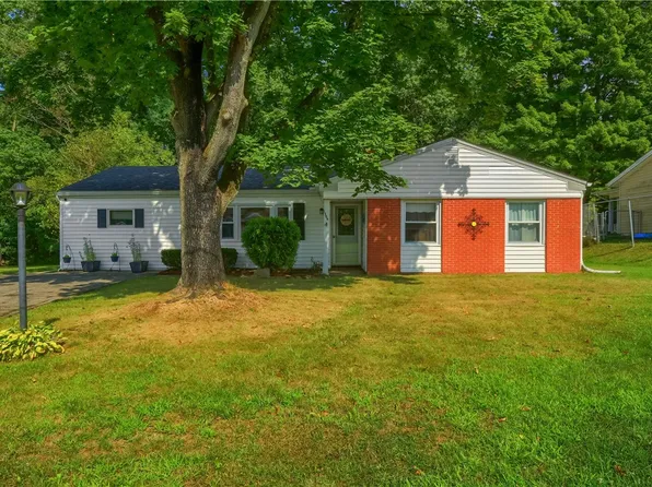 1506 Skyline Dr, Hermitage, PA 16148