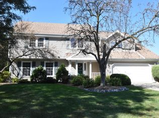 N24W22312 Elmwood Dr, Waukesha, WI 53186