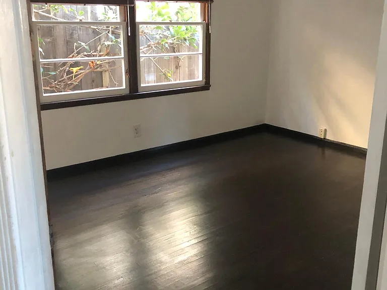674 E Flower Ave — Photo 14