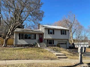 45 Ingleside Dr, Hamden, CT 06514