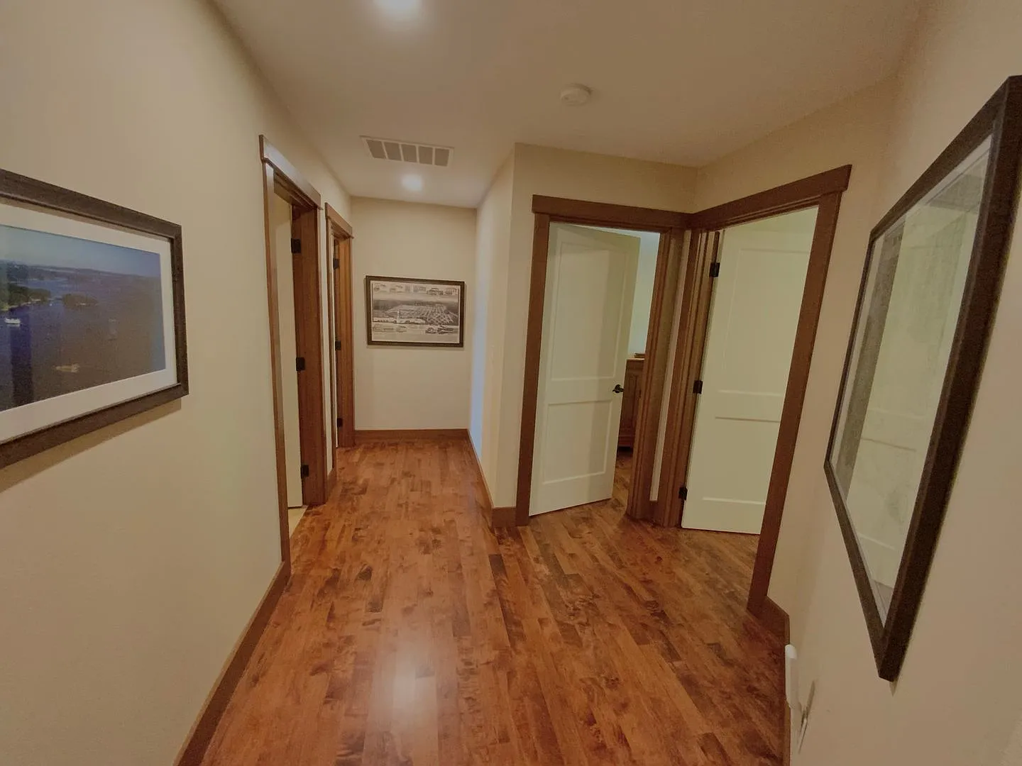 Beautifully Stunning 5 bedroom Home in Snohomish — Photo 3