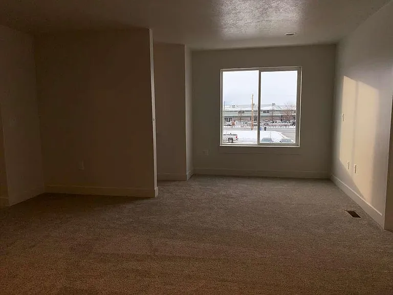 252 E 1725 N #1 — Photo 6