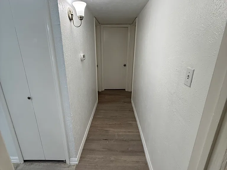 125 London Ln — Photo 5
