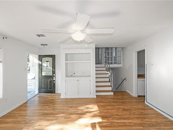 3rd image of 1613 Riviere Ave