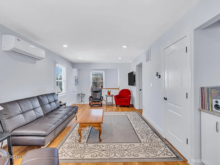 410 4th Ave #1 — Photo 34