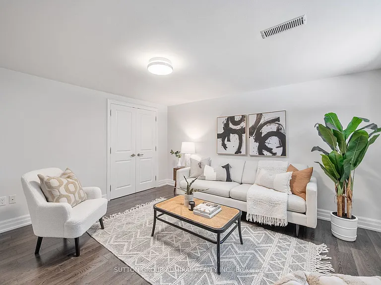 10 Terrydale Dr — Photo 12