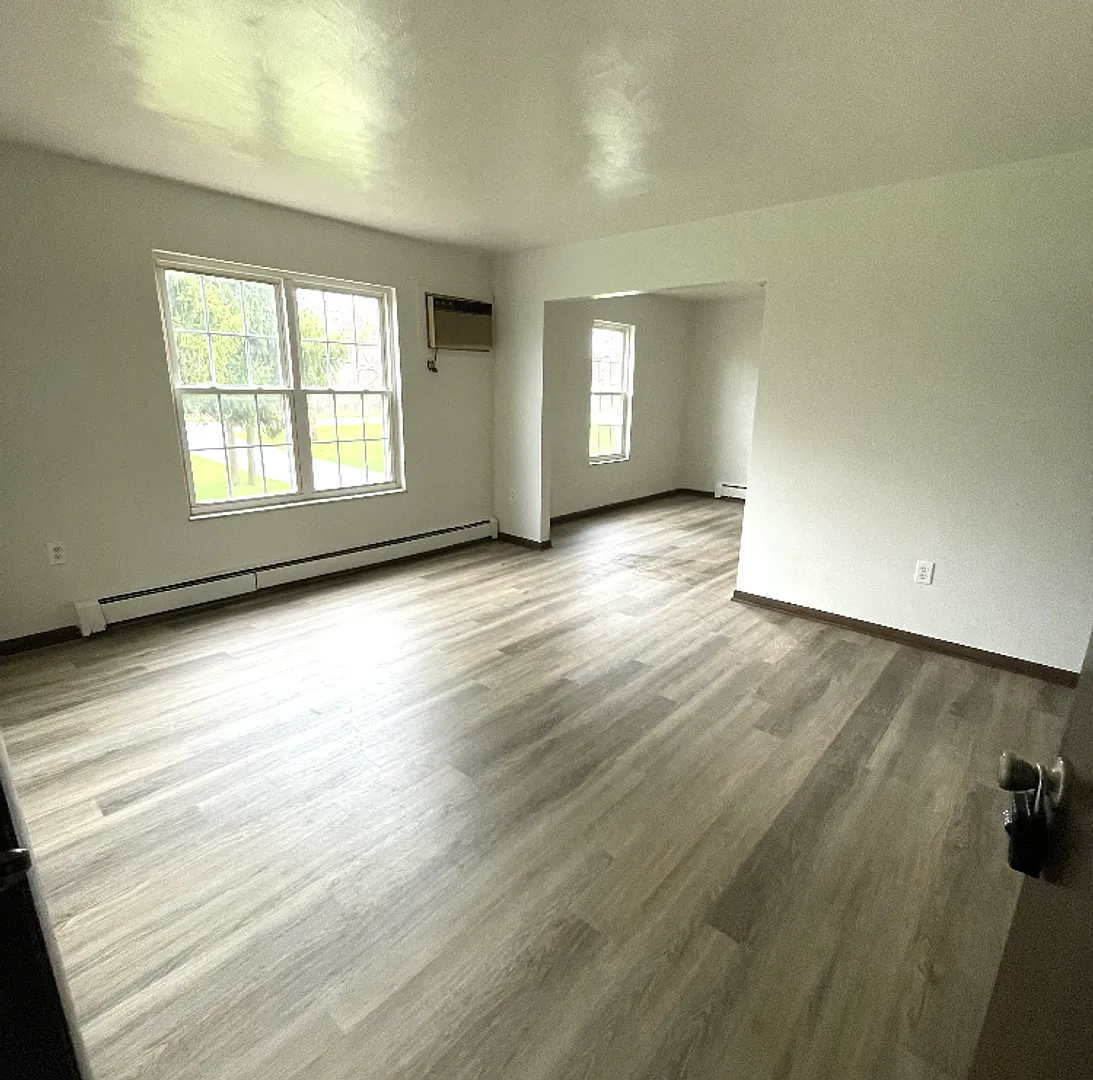 5761 Sheridan Road — Photo 2