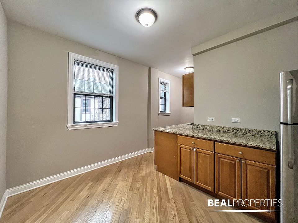 896 Green Bay Rd IL Zillow