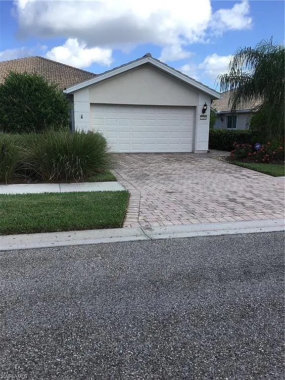 3 bed, 2.0 bath, 1540 sqft, $4,300 — Photo 2