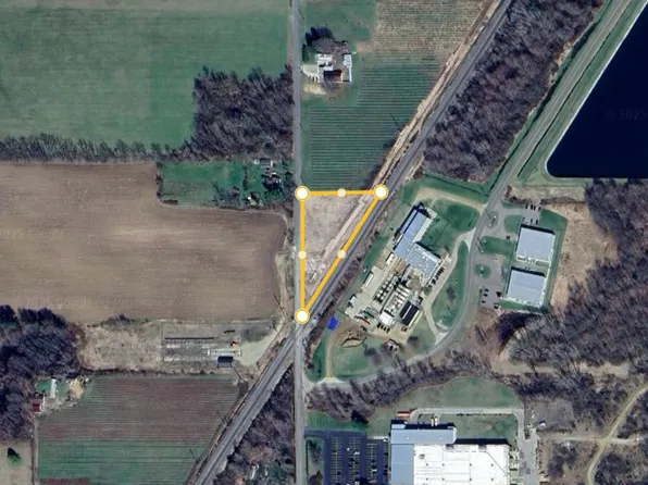 33011 60th St, Bangor, MI 49013