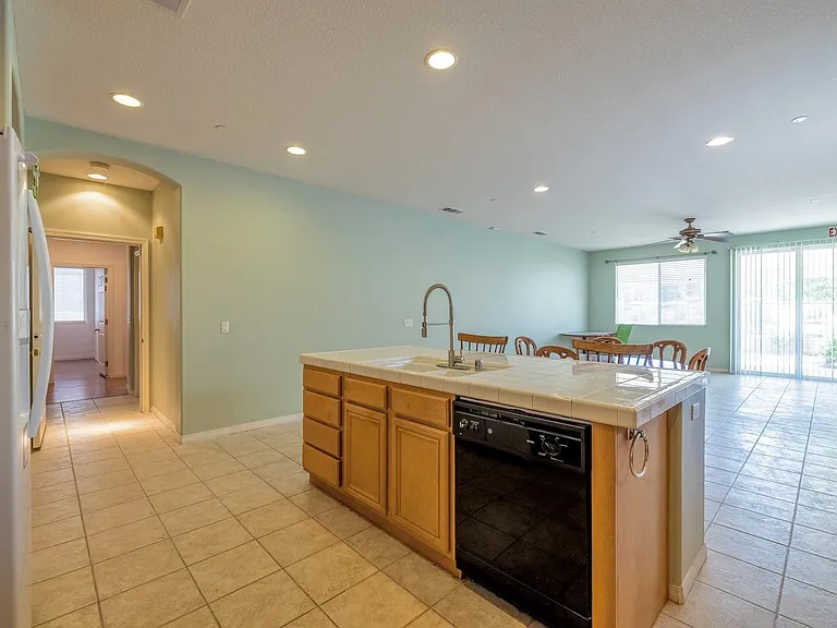4036 Tournament Dr — Photo 16