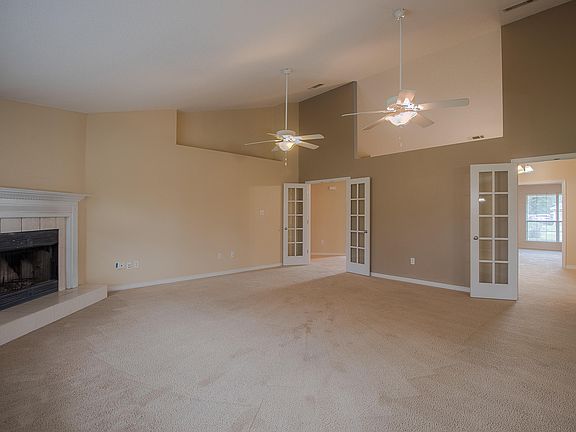 5th image of 10168 Lake Forest Dr