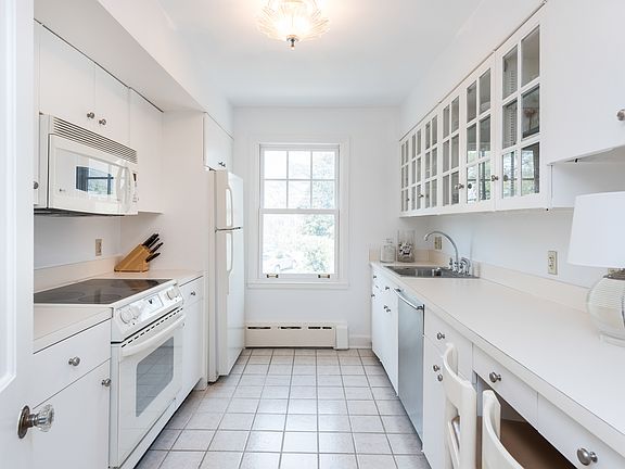 5th image of 30 Wall St APT 4