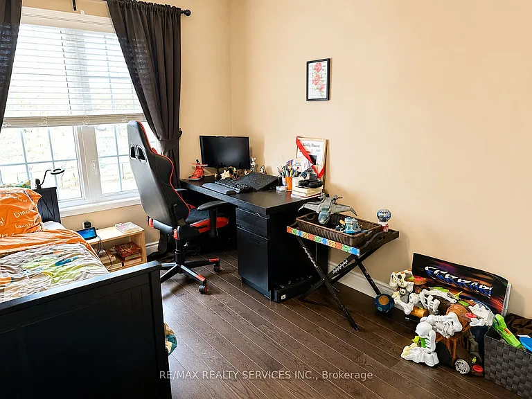 3083 Hawktail Cres — Photo 8