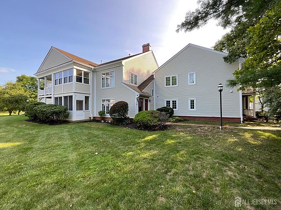 2nd image of 81 Winthrop Rd #C
