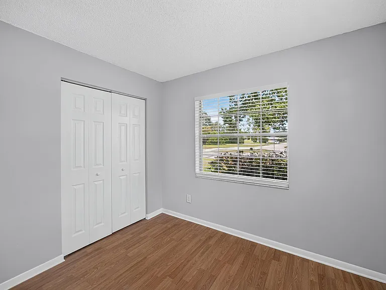 328 Palos Ct — Photo 15