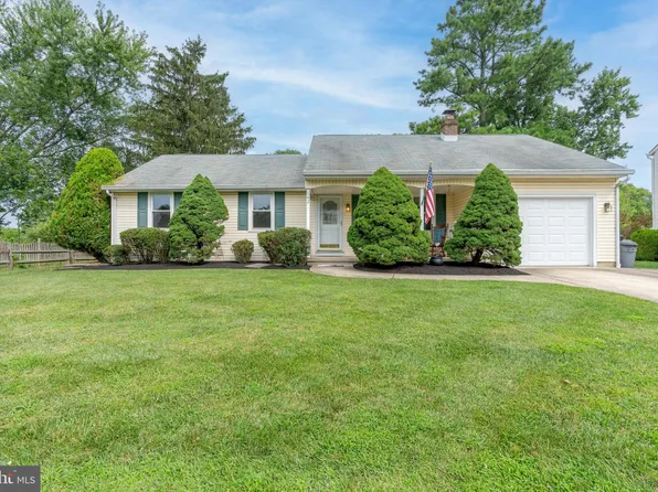 142 Red Stone Rdg, Delran, NJ 08075