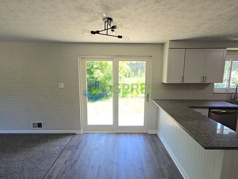 5601 Rodgers St — Photo 6