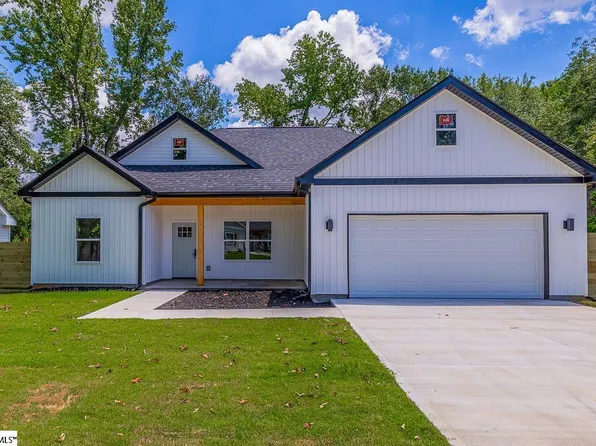 4 Kitty Ln, Taylors, SC 29687