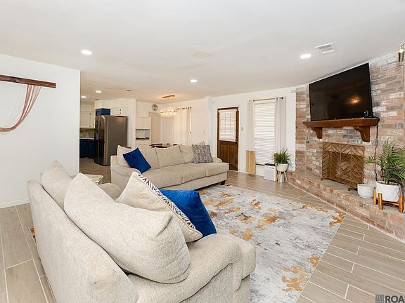 5th image of 9729 Banway Dr