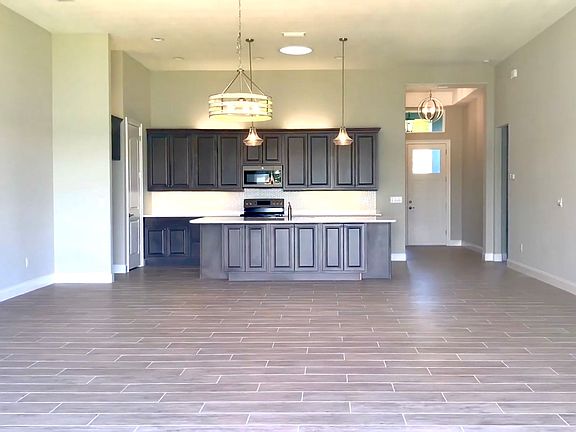 4th image of 237 Cyan Ave