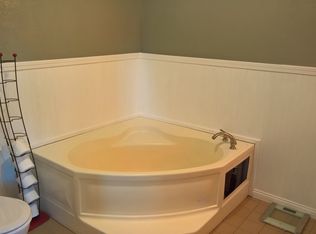 1133 Sunnyglenn Ct, Bluffton, IN 46714